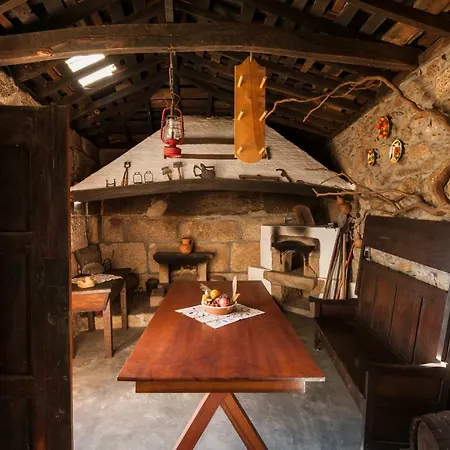 Casa De Piellas Кабесейраш-ди-Башту