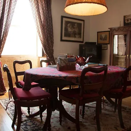 Casa De Piellas Кабесейраш-ди-Башту