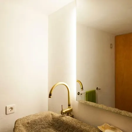 Casa De Piellas Гостевой дом Кабесейраш-ди-Башту